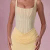 Rosina Mesh Draped Bridesmaid Klänning i Butter Yellow Rosina Mesh Draped Bridesmaid Klänning i Butter Yellow