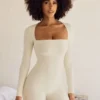 Rue långärmad unitard med fyrkantig halsringning i ivory Rue långärmad unitard med fyrkantig halsringning i ivory