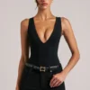 Rumi Deep Plunge Halterneck Bodys i svart Rumi Deep Plunge Halterneck Bodys i svart