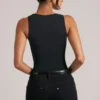 Rumi Deep Plunge Halterneck Bodys i svart Rumi Deep Plunge Halterneck Bodys i svart