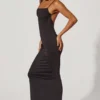 Ryatt rynkad bodycon-maxiklänning i svart Ryatt rynkad bodycon-maxiklänning i svart
