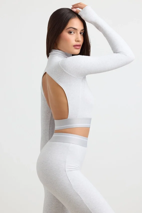 Rygglös långärmad crop top med hög hals i gråmelerad Rygglös långärmad crop top med hög hals i gråmelerad