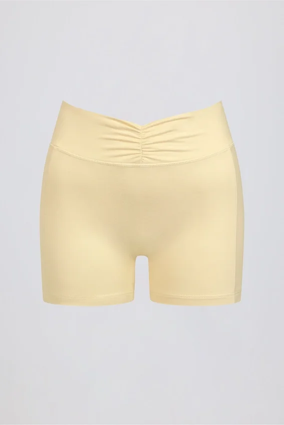 Rynkade minishorts i citrongul melerad Rynkade minishorts i citrongul melerad