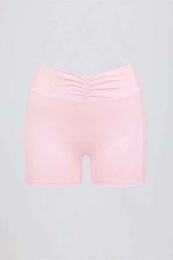 Rynkade minishorts i ljusrosa melerad Rynkade minishorts i ljusrosa melerad