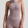 Sakari ribbstickad turtleneck-top med öppen rygg i taupe Sakari ribbstickad turtleneck-top med öppen rygg i taupe