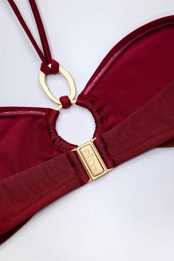 Savai bikinitopp med halterneck och rynkad detalj i mörk körsbärsröd Savai bikinitopp med halterneck och rynkad detalj i mörk körsbärsröd