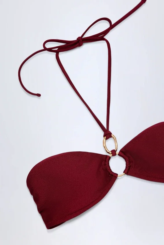 Savai bikinitopp med halterneck och rynkad detalj i mörk körsbärsröd Savai bikinitopp med halterneck och rynkad detalj i mörk körsbärsröd