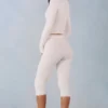 Selene stickade capribyxor med medelhög midja i ivory Selene stickade capribyxor med medelhög midja i ivory
