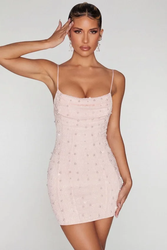 Seychelles miniklänning med utsmyckad cowl-hals i färgen Blush Seychelles miniklänning med utsmyckad cowl-hals i färgen Blush