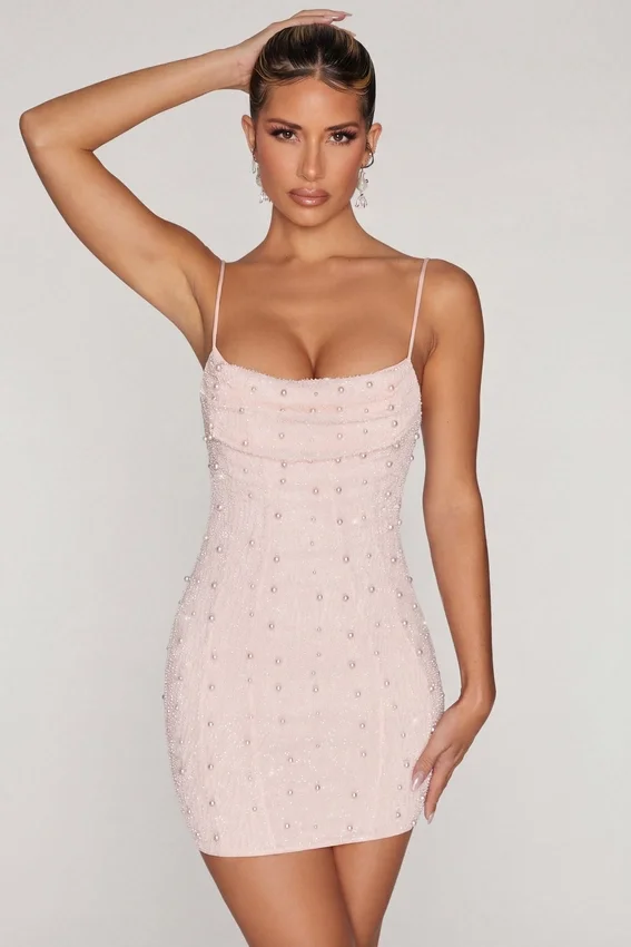 Seychelles miniklänning med utsmyckad cowl-hals i färgen Blush Seychelles miniklänning med utsmyckad cowl-hals i färgen Blush