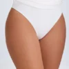 Shirin draperad miniklänning med öppen rygg i vitt Shirin draperad miniklänning med öppen rygg i vitt