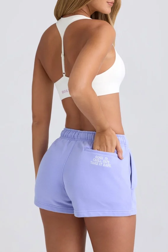 Shorts med medelhög midja i färgen Periwinkle Shorts med medelhög midja i färgen Periwinkle