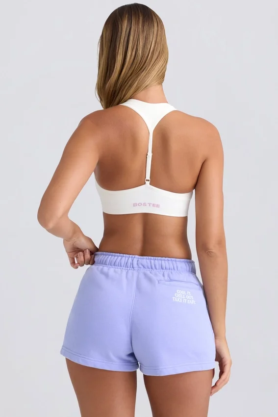 Shorts med medelhög midja i färgen Periwinkle Shorts med medelhög midja i färgen Periwinkle