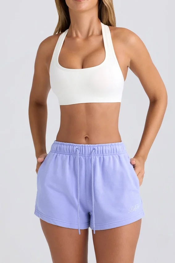 Shorts med medelhög midja i färgen Periwinkle Shorts med medelhög midja i färgen Periwinkle