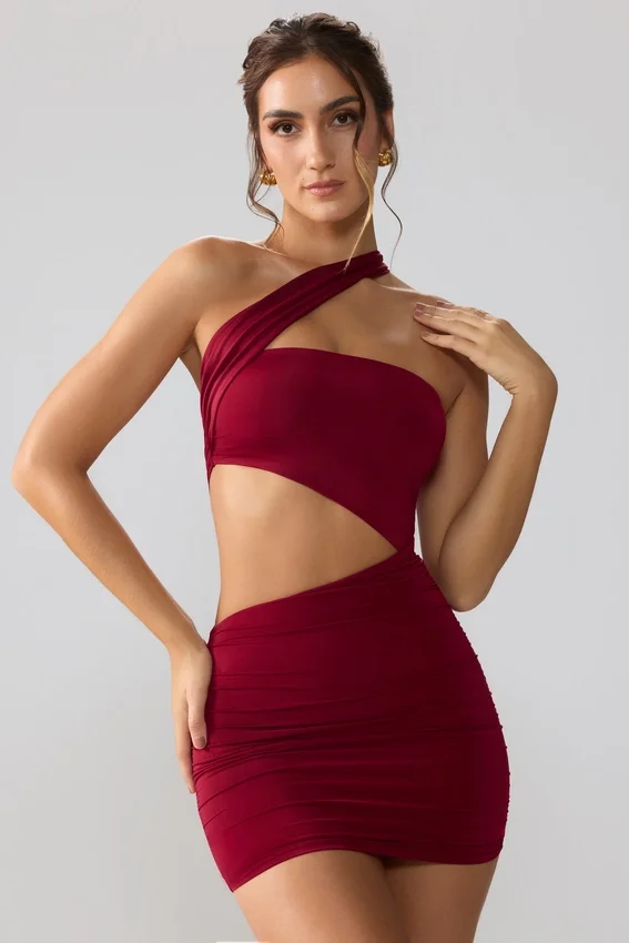 Shyla Slinky Jersey Ruched Cut Out Miniklänning i Ruby Shyla Slinky Jersey Ruched Cut Out Miniklänning i Ruby