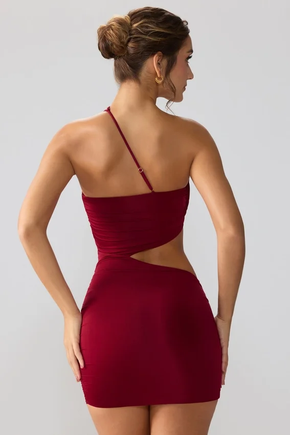 Shyla Slinky Jersey Ruched Cut Out Miniklänning i Ruby Shyla Slinky Jersey Ruched Cut Out Miniklänning i Ruby