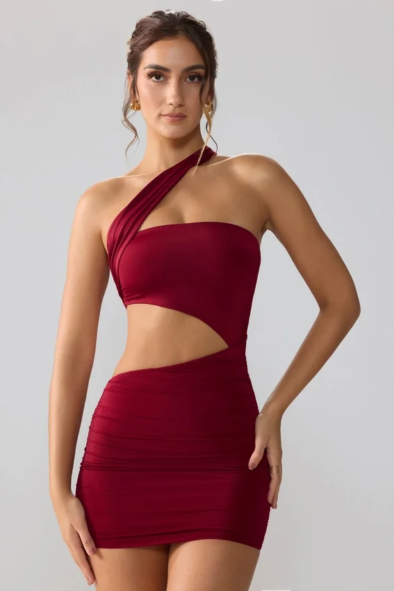 Shyla Slinky Jersey Ruched Cut Out Miniklänning i Ruby Shyla Slinky Jersey Ruched Cut Out Miniklänning i Ruby