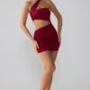 Shyla Slinky Jersey Ruched Cut Out Miniklänning i Ruby Shyla Slinky Jersey Ruched Cut Out Miniklänning i Ruby