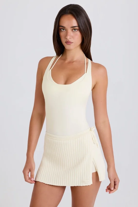 Skort i ribbstickat med knytning i färgen Cream Skort i ribbstickat med knytning i färgen Cream