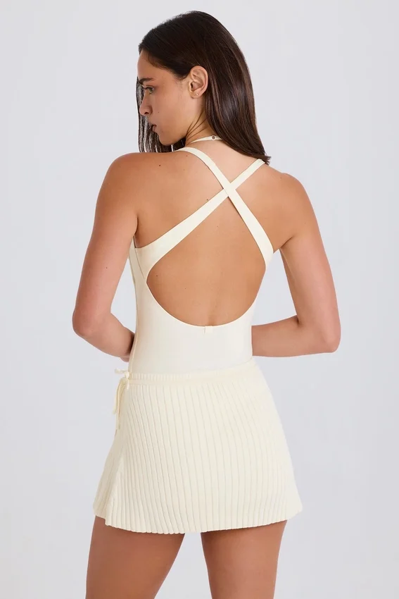 Skort i ribbstickat med knytning i färgen Cream Skort i ribbstickat med knytning i färgen Cream