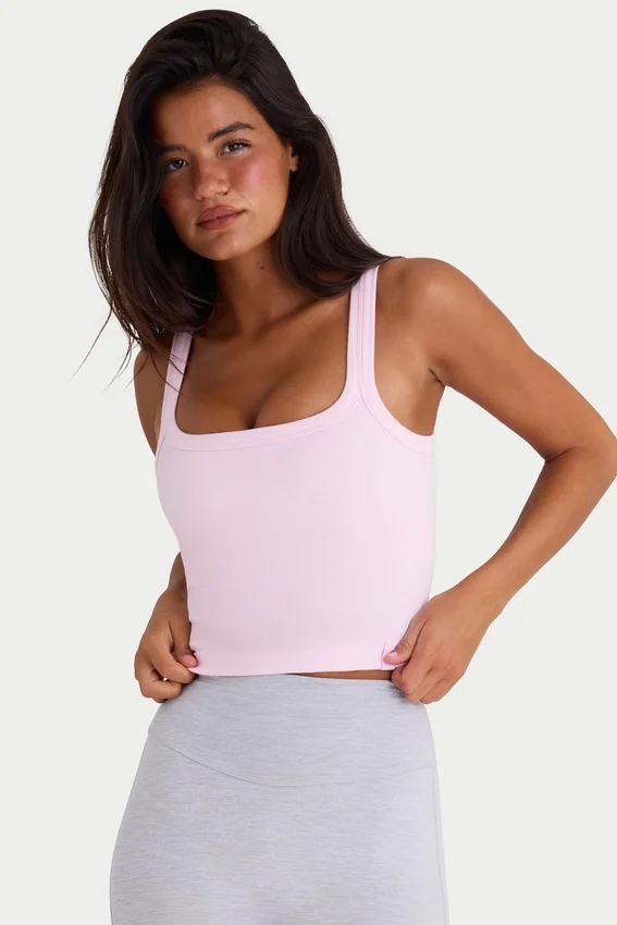 Sömlös, mjuk ribbad tank top med fyrkantig halsringning i puderrosa Sömlös, mjuk ribbad tank top med fyrkantig halsringning i puderrosa