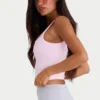 Sömlös, mjuk ribbad tank top med fyrkantig halsringning i puderrosa Sömlös, mjuk ribbad tank top med fyrkantig halsringning i puderrosa