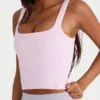 Sömlös, mjuk ribbad tank top med fyrkantig halsringning i puderrosa Sömlös, mjuk ribbad tank top med fyrkantig halsringning i puderrosa