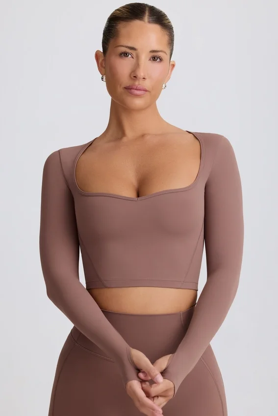 Soft Active crop top med hjärtformad halsringning i färgen Mocha Soft Active crop top med hjärtformad halsringning i färgen Mocha