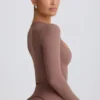 Soft Active crop top med hjärtformad halsringning i färgen Mocha Soft Active crop top med hjärtformad halsringning i färgen Mocha