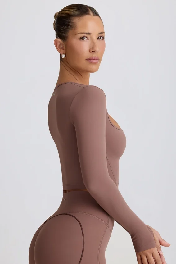 Soft Active crop top med hjärtformad halsringning i färgen Mocha Soft Active crop top med hjärtformad halsringning i färgen Mocha