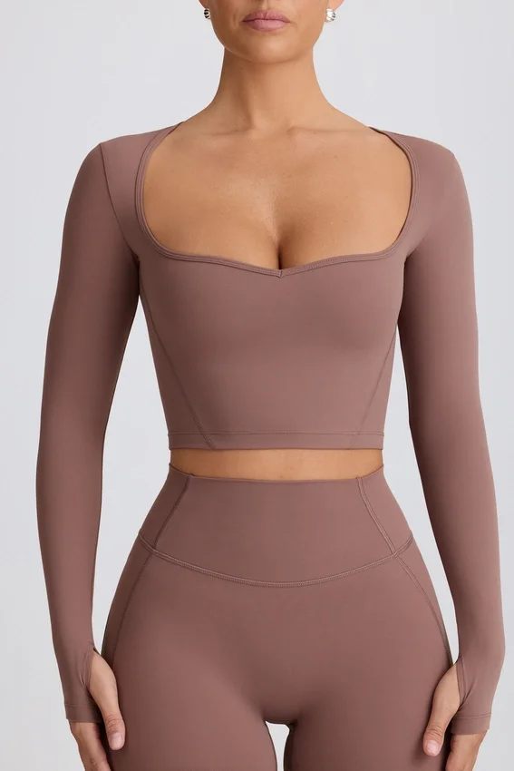 Soft Active crop top med hjärtformad halsringning i färgen Mocha Soft Active crop top med hjärtformad halsringning i färgen Mocha