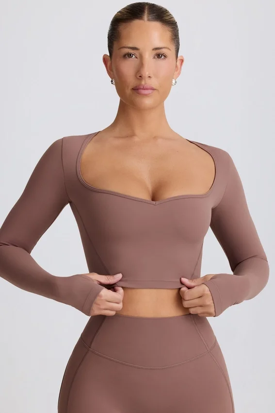 Soft Active crop top med hjärtformad halsringning i färgen Mocha Soft Active crop top med hjärtformad halsringning i färgen Mocha