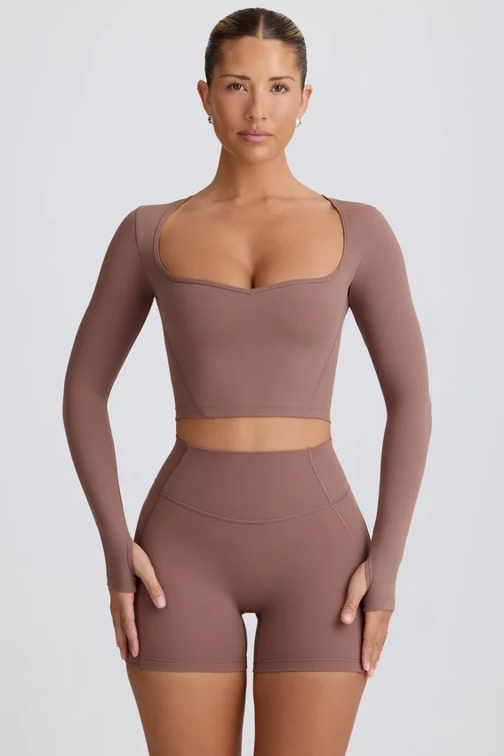 Soft Active crop top med hjärtformad halsringning i färgen Mocha Soft Active crop top med hjärtformad halsringning i färgen Mocha