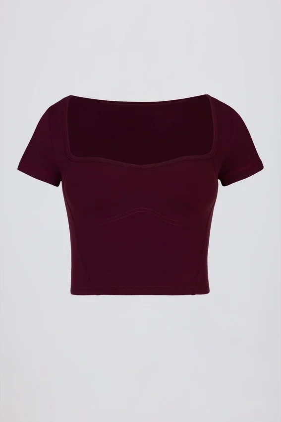 Soft Active crop top med hjärtformad halsringning i vinrött Soft Active crop top med hjärtformad halsringning i vinrött