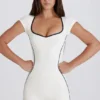 Soft Active-helbody med öppen rygg i färgen Ivory Soft Active-helbody med öppen rygg i färgen Ivory