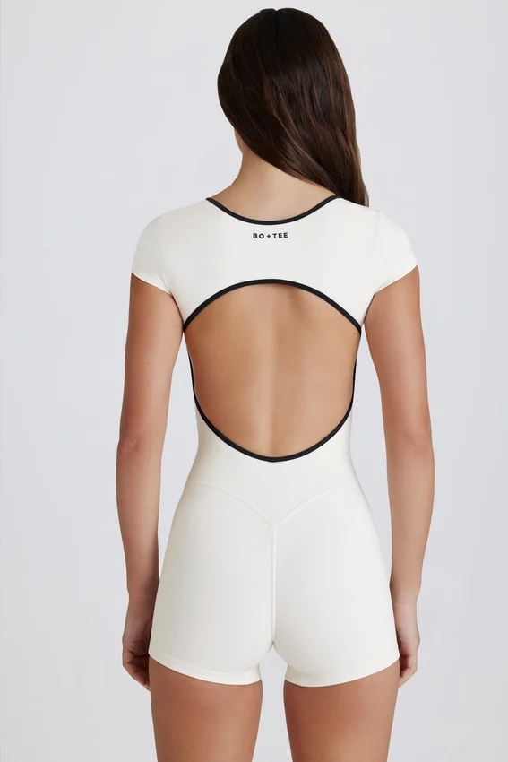 Soft Active-helbody med öppen rygg i färgen Ivory Soft Active-helbody med öppen rygg i färgen Ivory