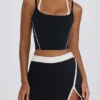 Soft Active kort topp i lager-på-lager-stil i svart Soft Active kort topp i lager-på-lager-stil i svart