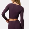 Soft Active kort topp med vridet framstycke i plommon Soft Active kort topp med vridet framstycke i plommon