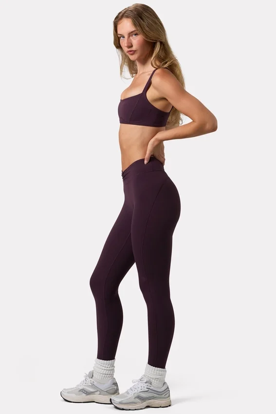 Soft Active-leggings med rynkad midja i färgen Plum Soft Active-leggings med rynkad midja i färgen Plum