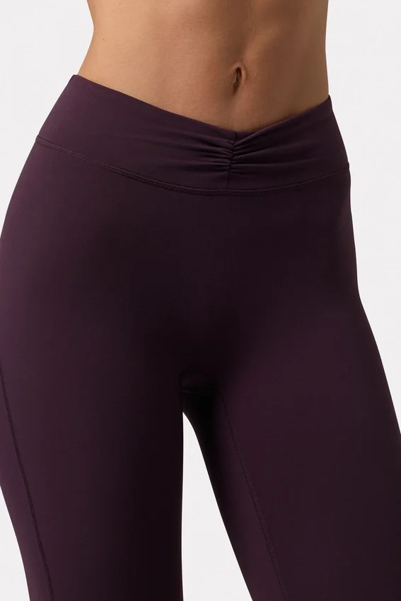 Soft Active-leggings med rynkad midja i färgen Plum Soft Active-leggings med rynkad midja i färgen Plum