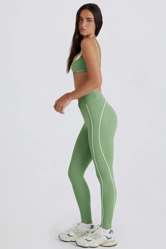 Soft Active-leggings med vridet framstycke i grönt Soft Active-leggings med vridet framstycke i grönt