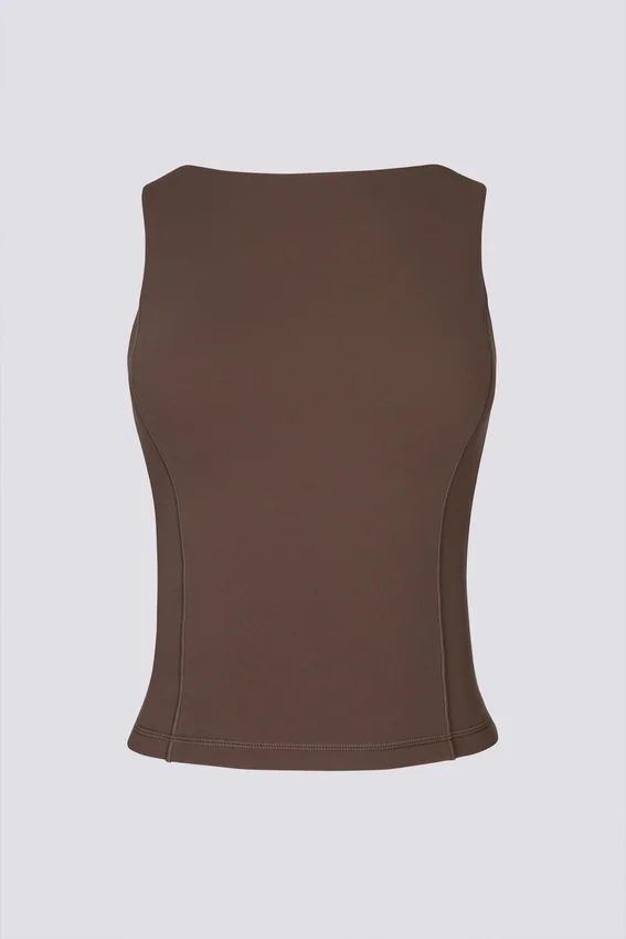 Soft Active-linne med båthals och öppen rygg i färgen Cocoa Soft Active-linne med båthals och öppen rygg i färgen Cocoa