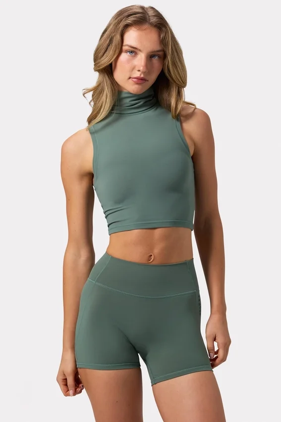 Soft Active-linne med hög hals i khaki Soft Active-linne med hög hals i khaki