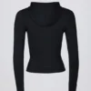 Soft Active-mellanlagerjacka med huva i svart Soft Active-mellanlagerjacka med huva i svart