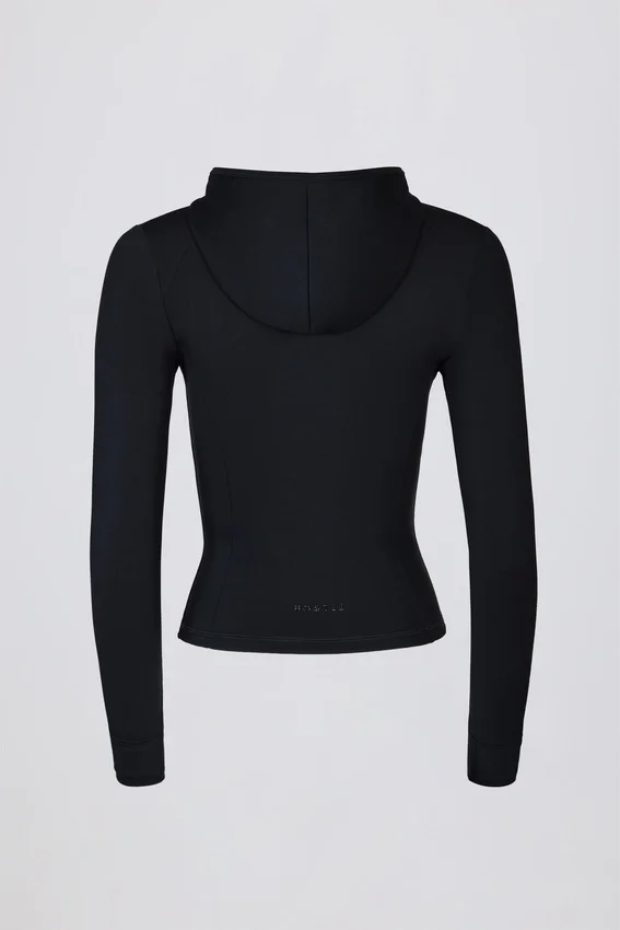 Soft Active-mellanlagerjacka med huva i svart Soft Active-mellanlagerjacka med huva i svart
