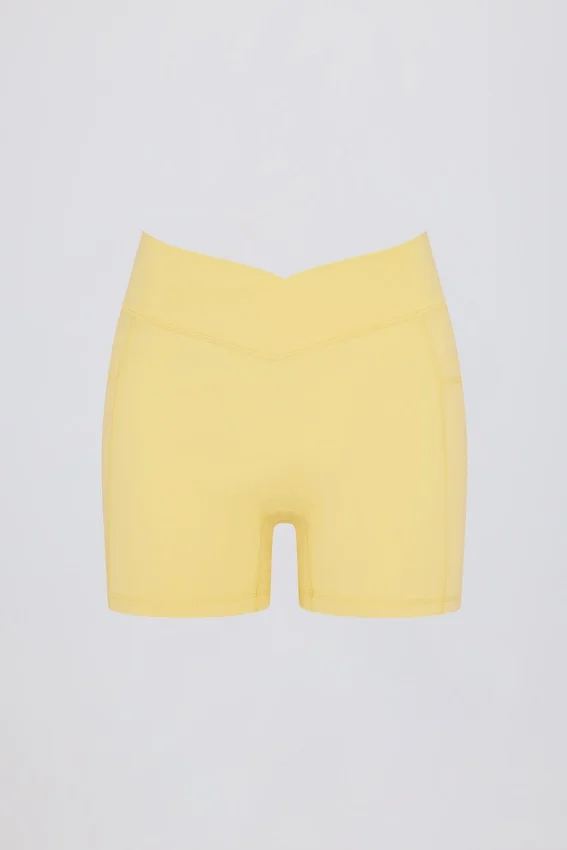 Soft Active Pocket V-Waist Mini Shorts i Lemon Soft Active Pocket V-Waist Mini Shorts i Lemon