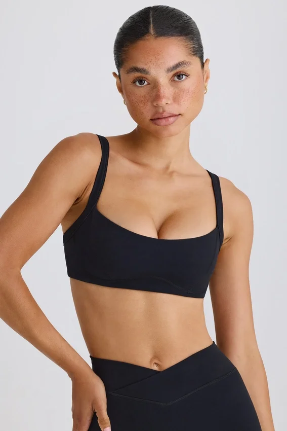 Soft Active-sport-BH med kontrastkant i svart Soft Active-sport-BH med kontrastkant i svart