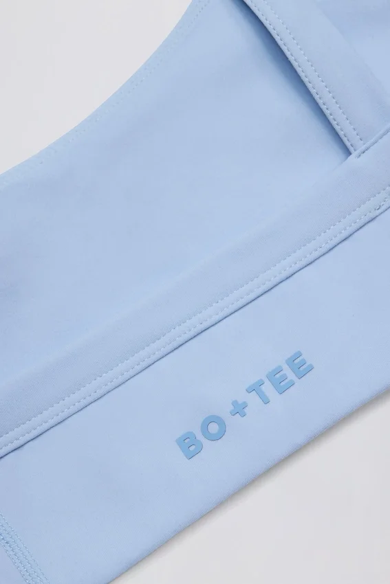 Soft Active-sport-BH med sömdetaljer i färgen Sky Soft Active-sport-BH med sömdetaljer i färgen Sky
