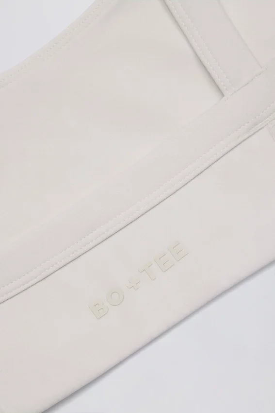 Soft Active-sport-BH med sömdetaljer i krämfärg Soft Active-sport-BH med sömdetaljer i krämfärg