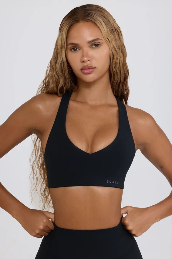 Soft Active sport-BH med V-ringning i svart Soft Active sport-BH med V-ringning i svart